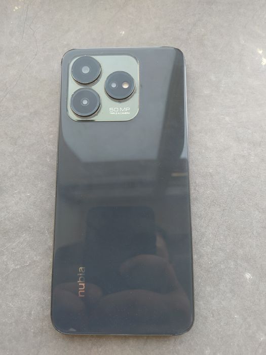 Nubia V60 (8+10GB) 256 igravoy