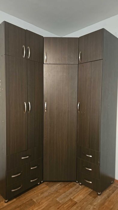 Шкаф,шифоньер,столы