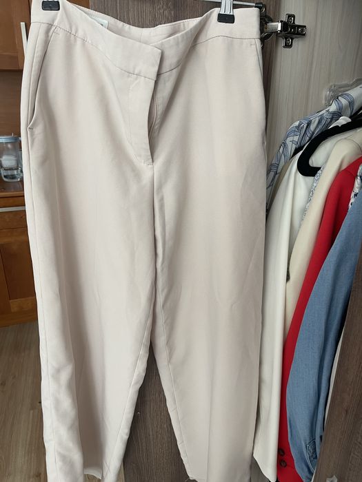 Бежов панталон Zara, широк крачол