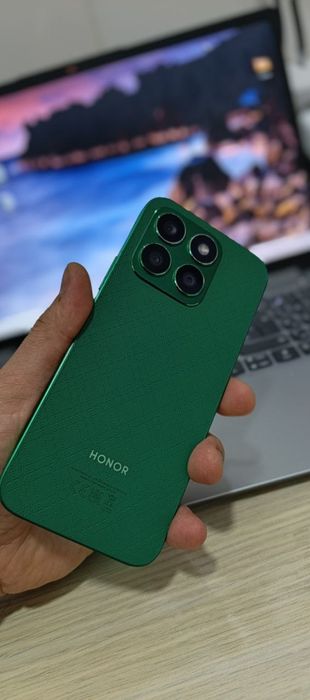 Xonor x8b abmen 256 talik yoki naxtga