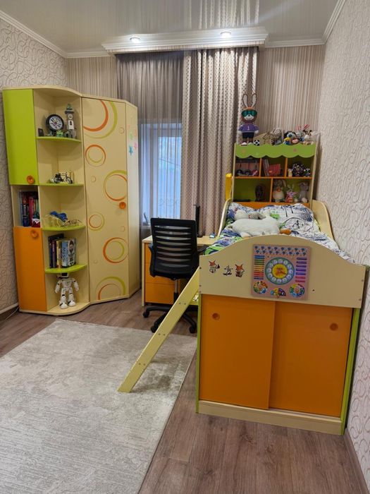 Мебельный гарнитур в детскую