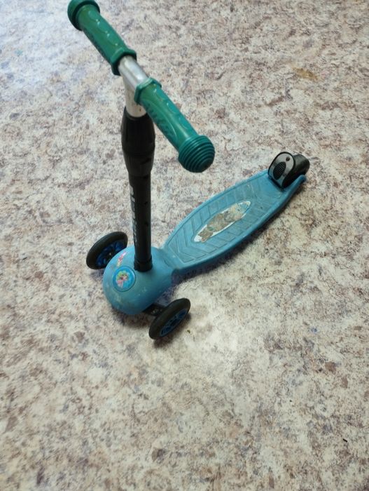 Детский самокат.