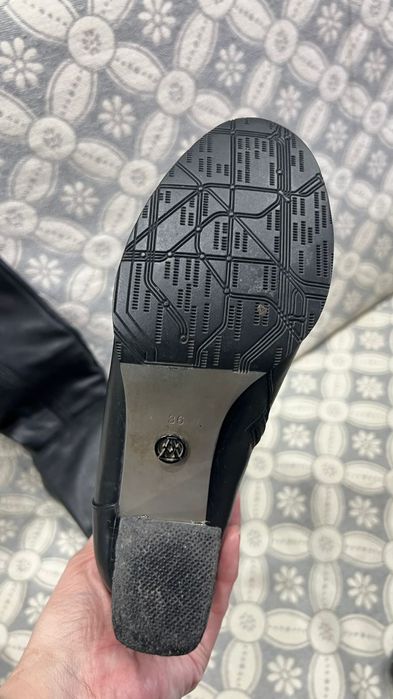 Продам сапоги !в отличном состояние !размер 36