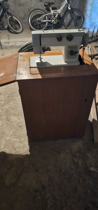 Швейная машина  Чайка