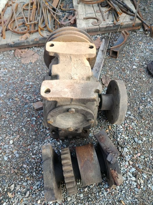 Редуктор 40/1 ишлаб турган