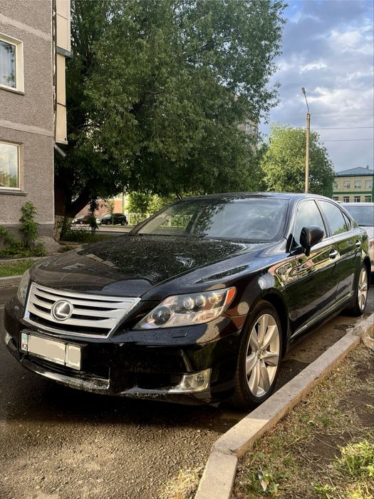 Lexus LS600H. Лексус