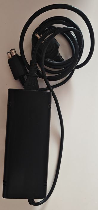 XBOX 360 SLIM S 500 GB cu KINECT MODAT RGH3  la  cutie