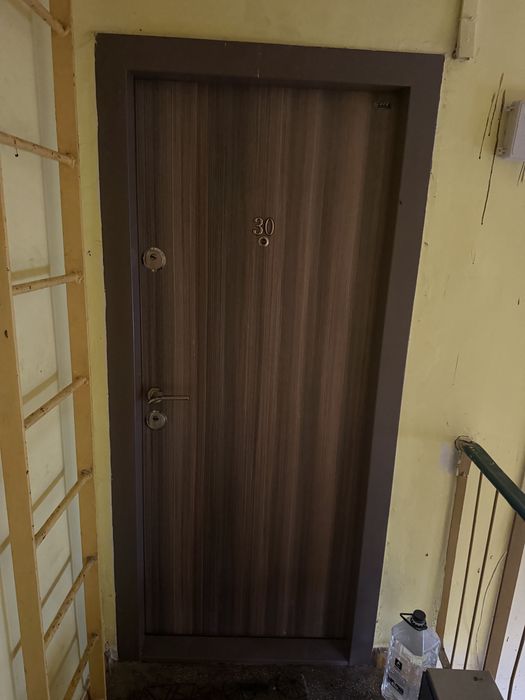 Usă de intrare metalică