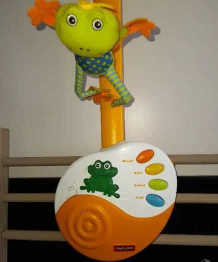 Музикална играчка/въртележка за бебешка кошара"Tiny love". Изгодно