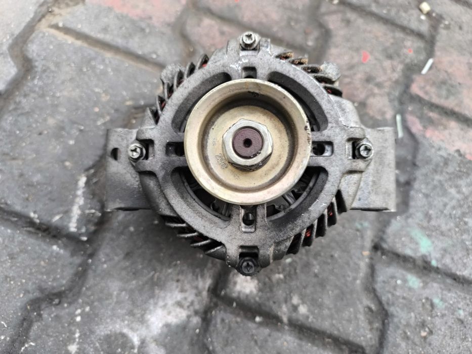 Продам запчасти на Мазду МПВ