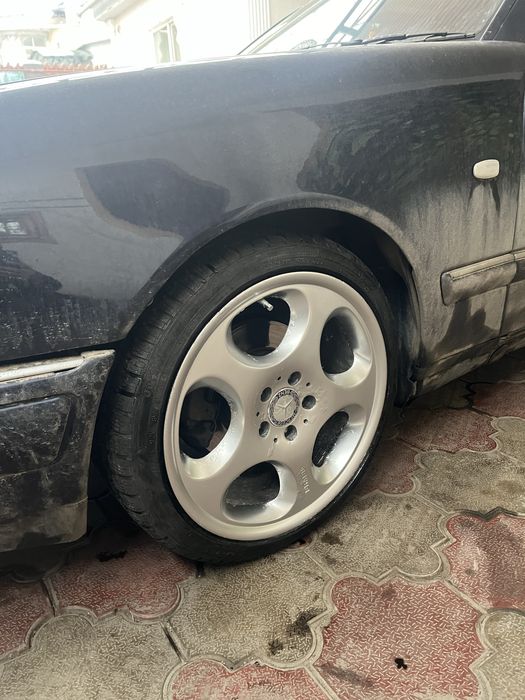 Диски с зимней резиной.