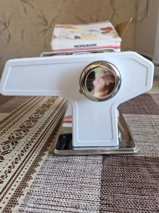 Лапшерезка ручная и тестокаталка