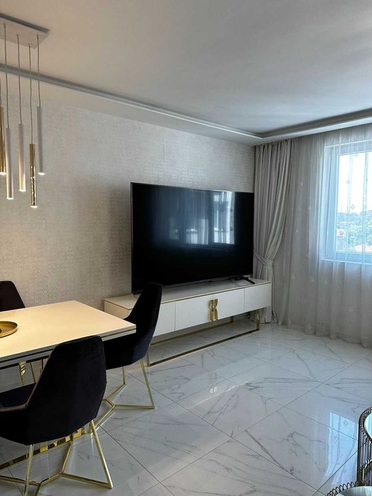 Дава се под наем Двустаен апартамент в Пазарджик, Запад - 100 кв.м за 1000 € - Снимка #3