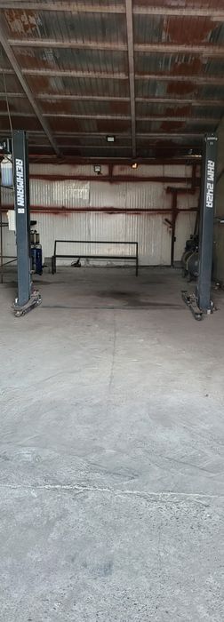 Inchiriez garaj cu elevator auto