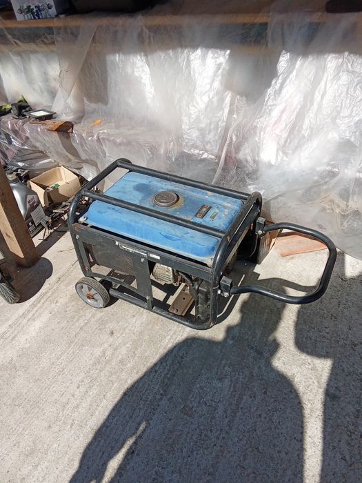 Vând generator de curent