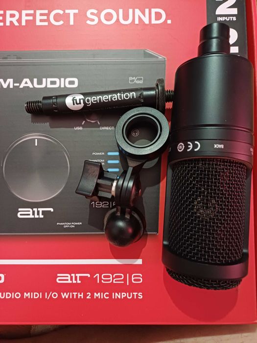 Microfon pentru studio,placa de sunet