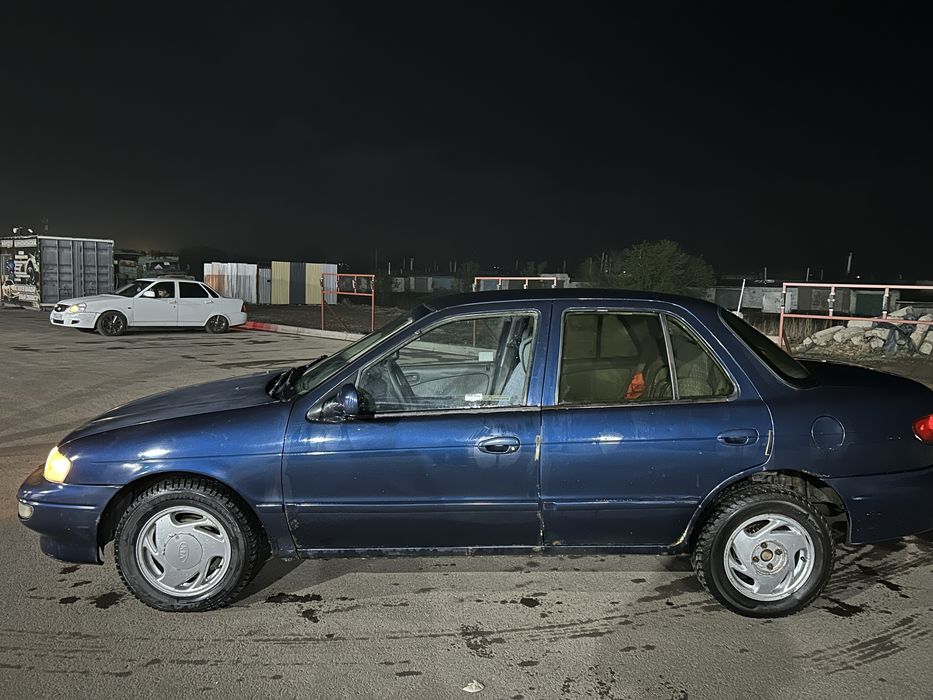 Kia Sephia 1995 года