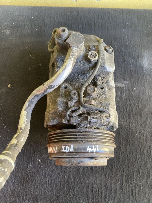 Compresir Clima BMW 4.4i 750i 550i 650i x5 X6 an 2013 pret 1000 lei