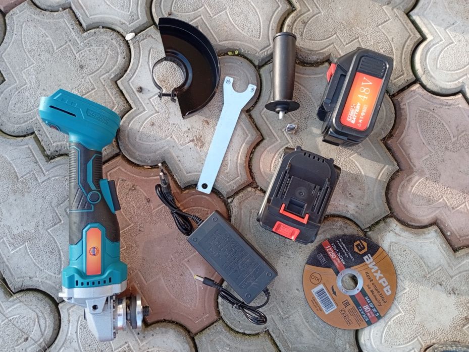 Vând flex cu baterii