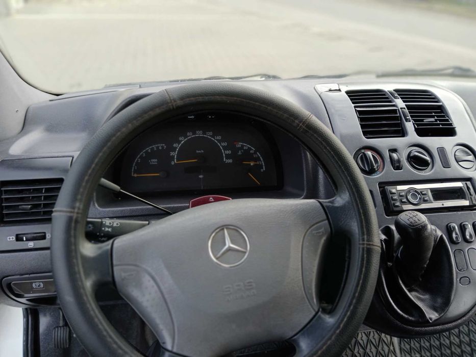 Mercedes Vito 8+1 2003