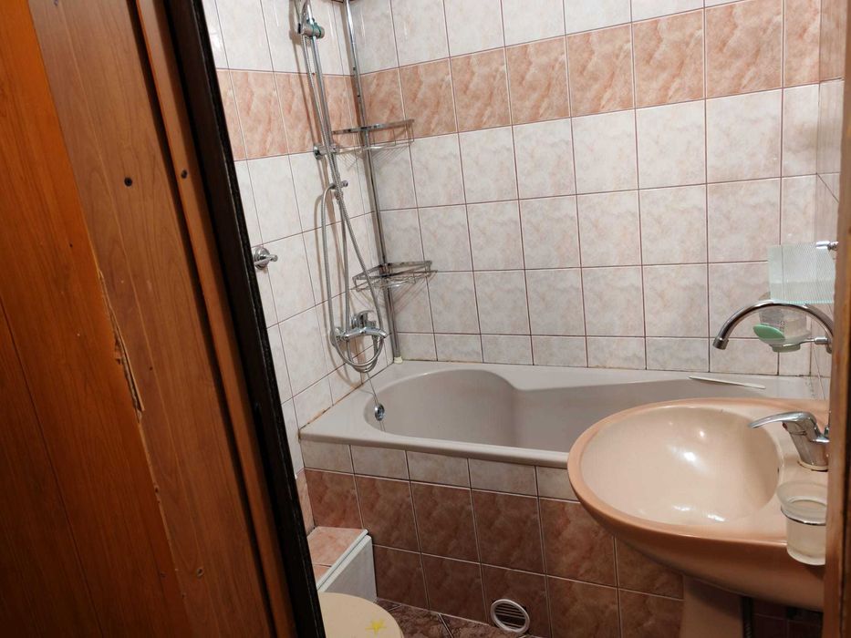 Apartament 3 camere-cvartal Onesti