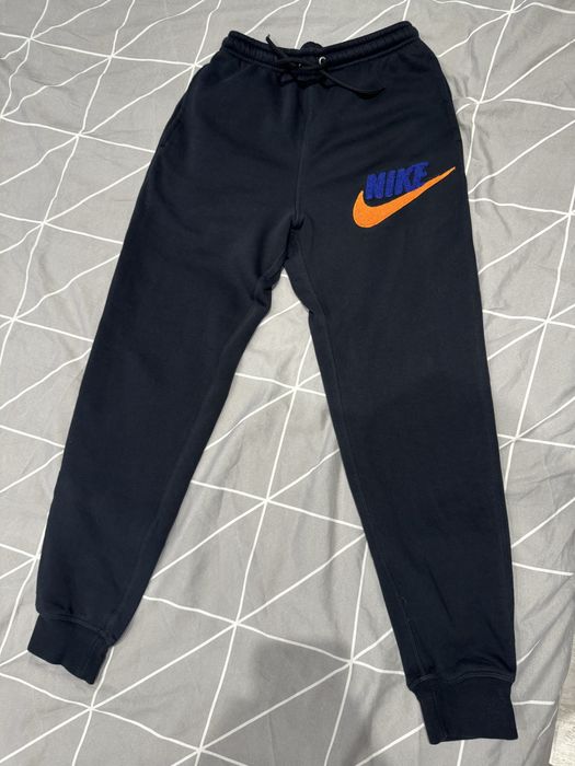 Nike sportswear club