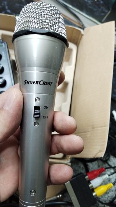 Set karaoke cu mixer și 2 microfoane
