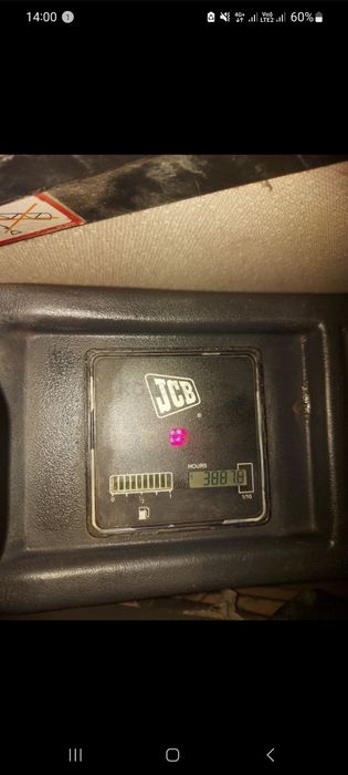 Продаётся экскаватор JCB 8060