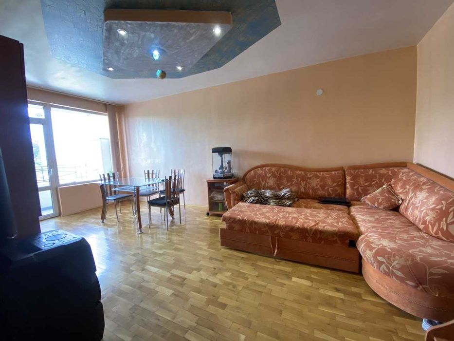 Тристаен апартамент в Каменица 2