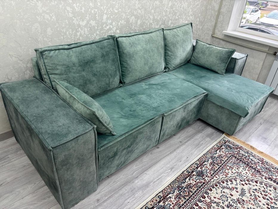 Диван угловой гостевой