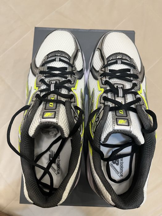 Продам кроссовки New Balance 740