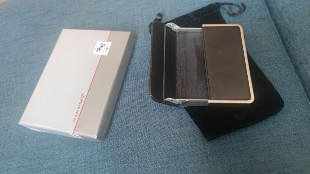 Визитник от естествена кожа ART-93