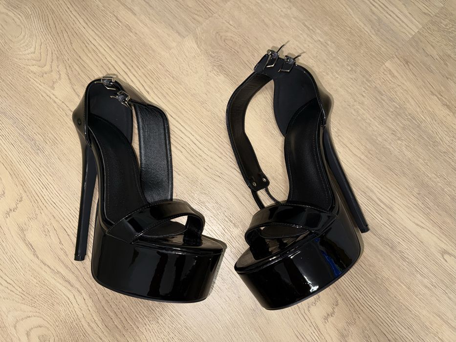 Sandale latex negre
