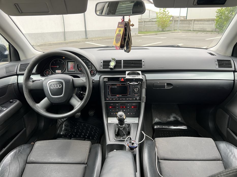 AUDI A4 0 — imagine 5