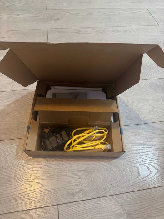 Router Wi-Fi 6 FiberHome SR1041Y Gigabit AX1800 - NOU în cutie