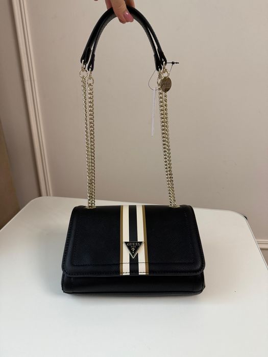 Сумки Guess и других брендов