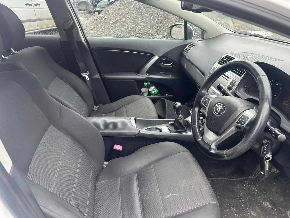 На части: Toyota Avensis 2. 0 D-4D T27, 2012 г.