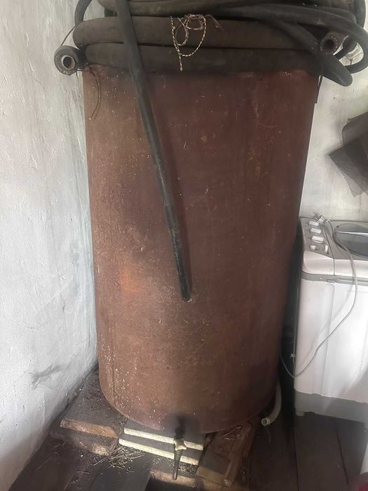 бак железный примерно 200 литров