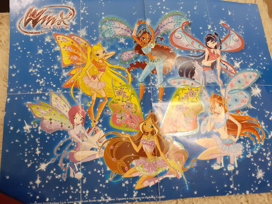 Шапки, чанта, Фигурки, блузка, пижамка, плакат и стикери на клуб Уинкс