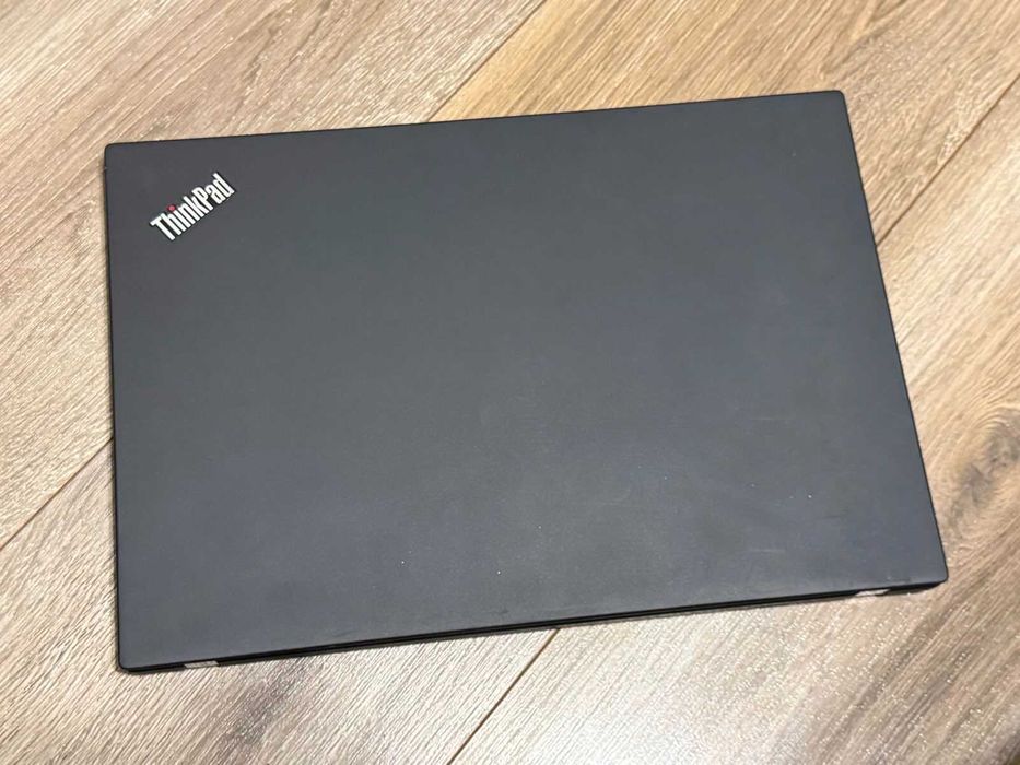 Lenovo Thinkpad T490 i5-8265U/8GB RAM/256GB NVMe/Intel UHD/Full HD