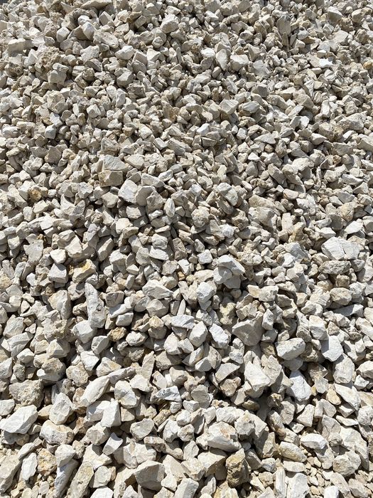 Pamant nisip balast balastru piatra concasata sparta calcar balastru