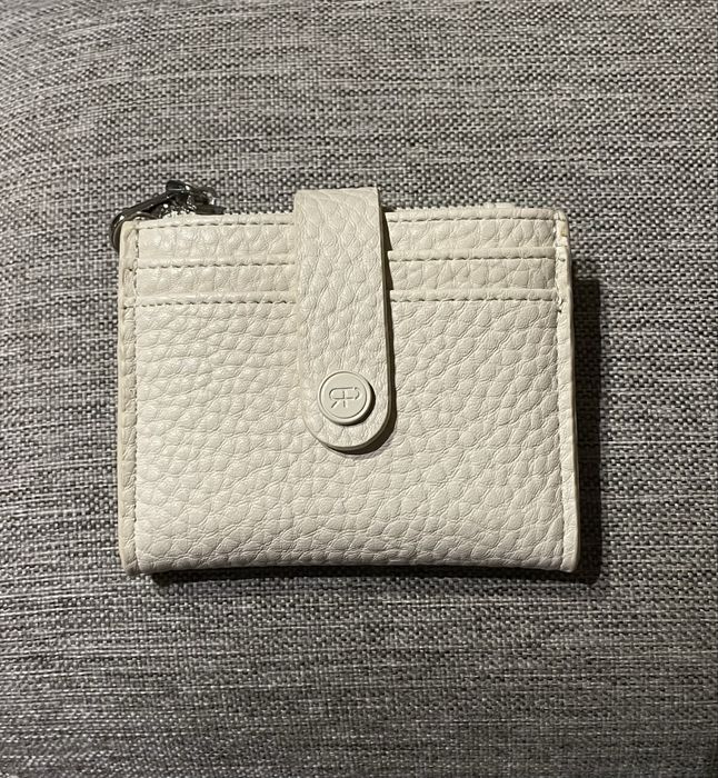 Портфейл бежов Parfois