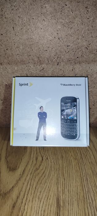 Премиум телефон BlackBerry Bold 9930