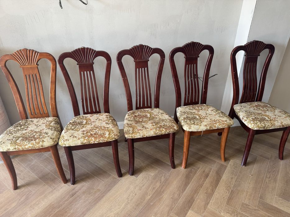 Продам стулья для гостиной