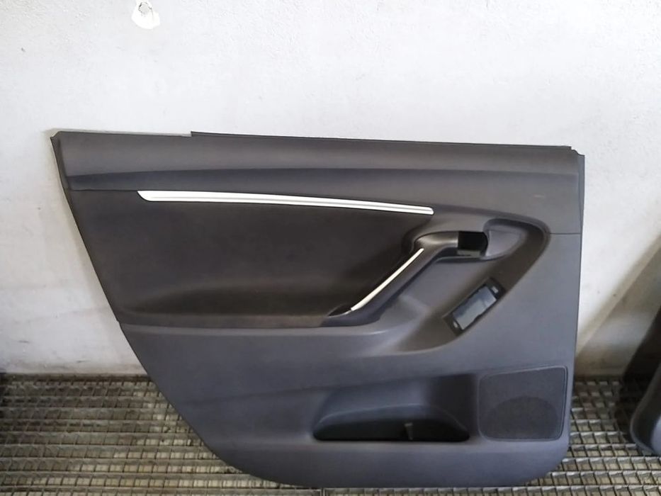 Fata tapiterie usa stanga spate toyota verso r2 67618x1f02