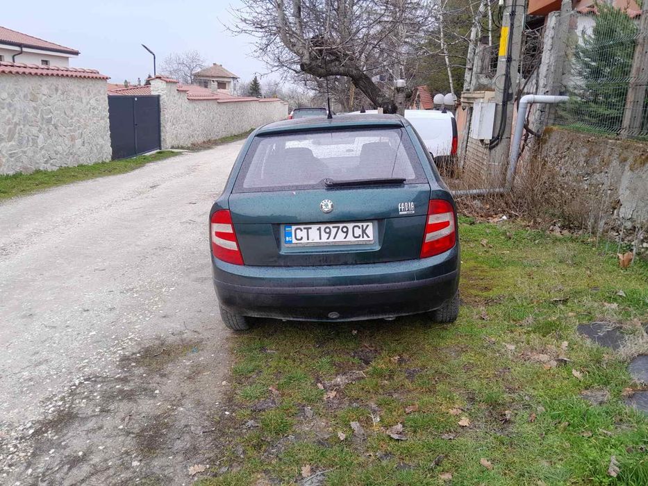 Продавам Шкода Фабия на Реални км