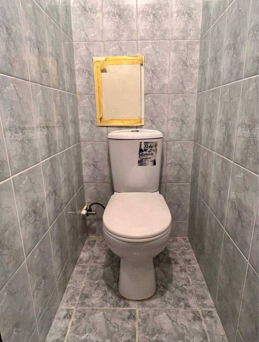 Kvartira sotiladi Қорасув 1 2-етаж 60 кв разделни