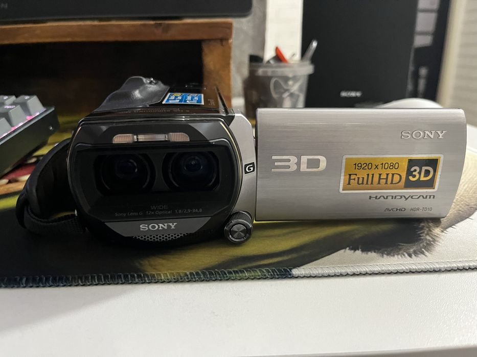 Продам 3D/2D камеру SONY HDR-TD10