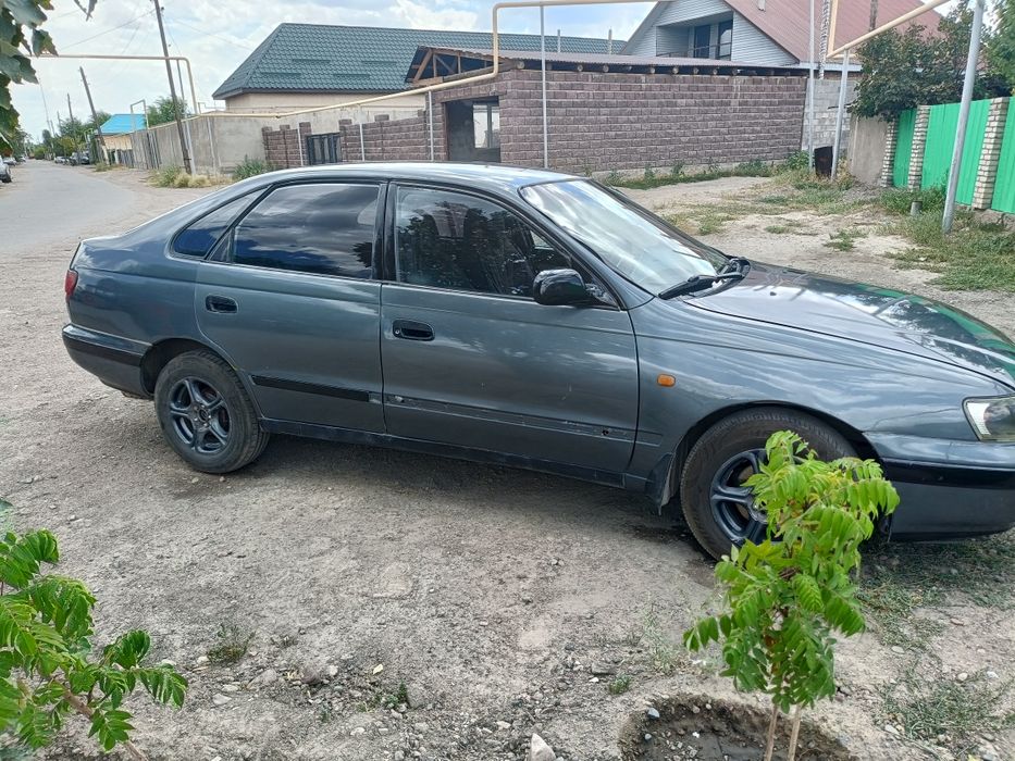 Продам Тойота карина