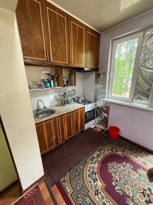 Продается квартира на массиве алгоритм 30 2комнатная переделланная в 3